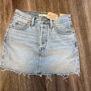Levi’s Mini Jean Skirt size 25